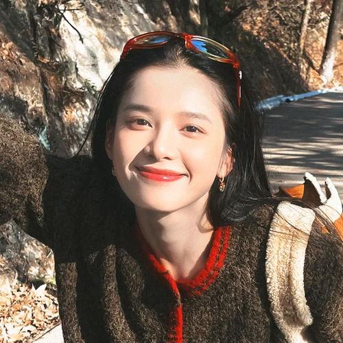 第1娱乐圈头像,揭秘明星幕后故事，带你走进娱乐圈的繁华与喧嚣